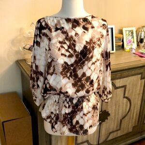 Parker Brown top with print